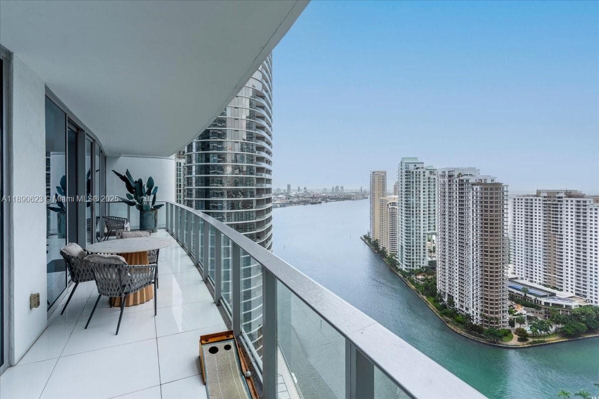 200 Biscayne Boulevard Way # 3608, Miami FL 33131