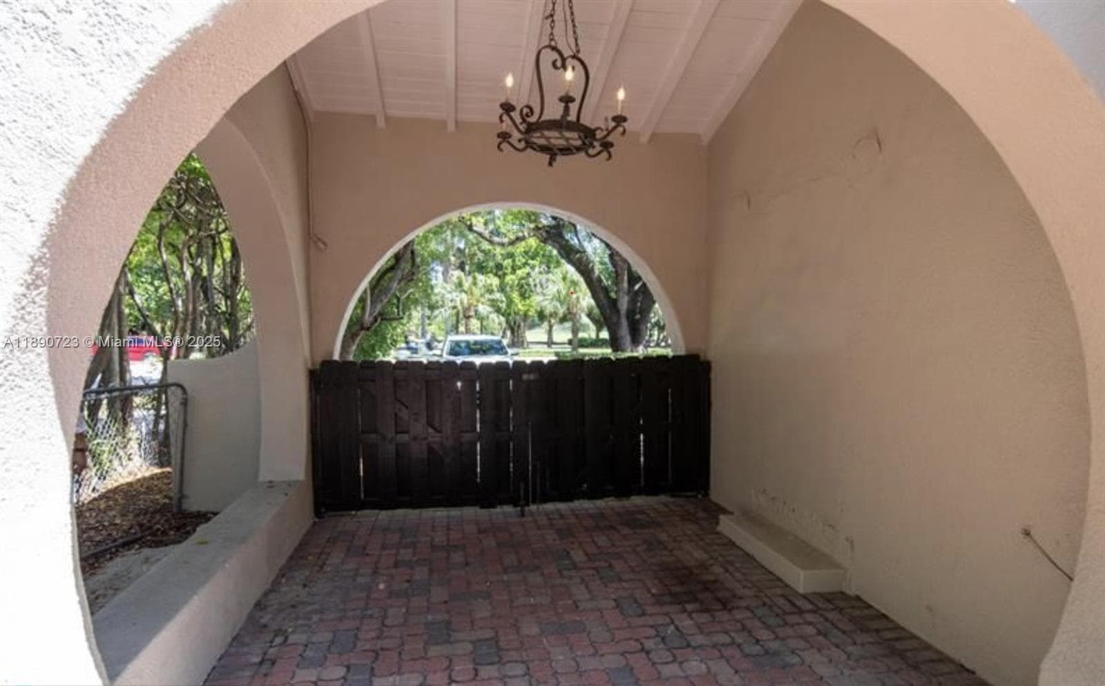 3050 Alton Rd, Miami Beach FL 33140