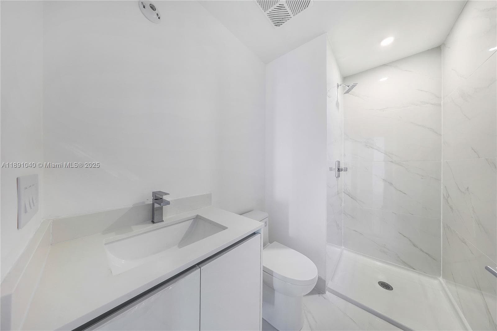 700 NE 24 St # 3402, Miami FL 33137