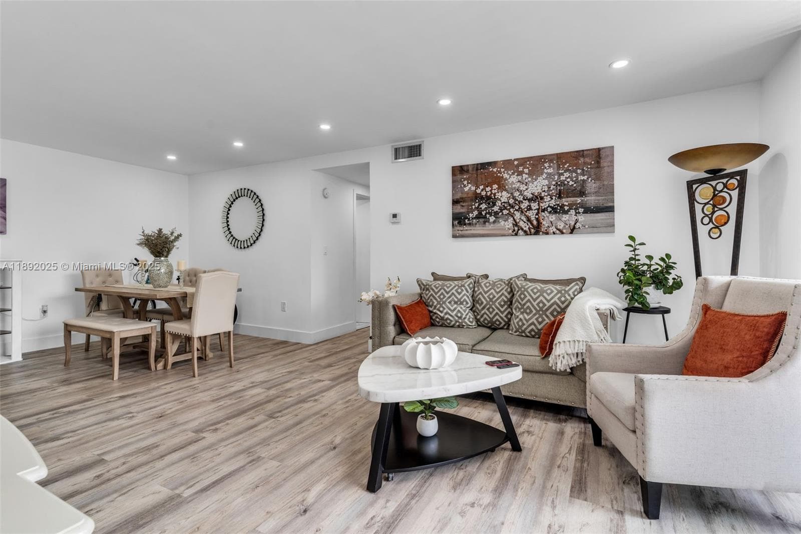 9310 Fontainebleau Blvd # 201, Miami FL 33172