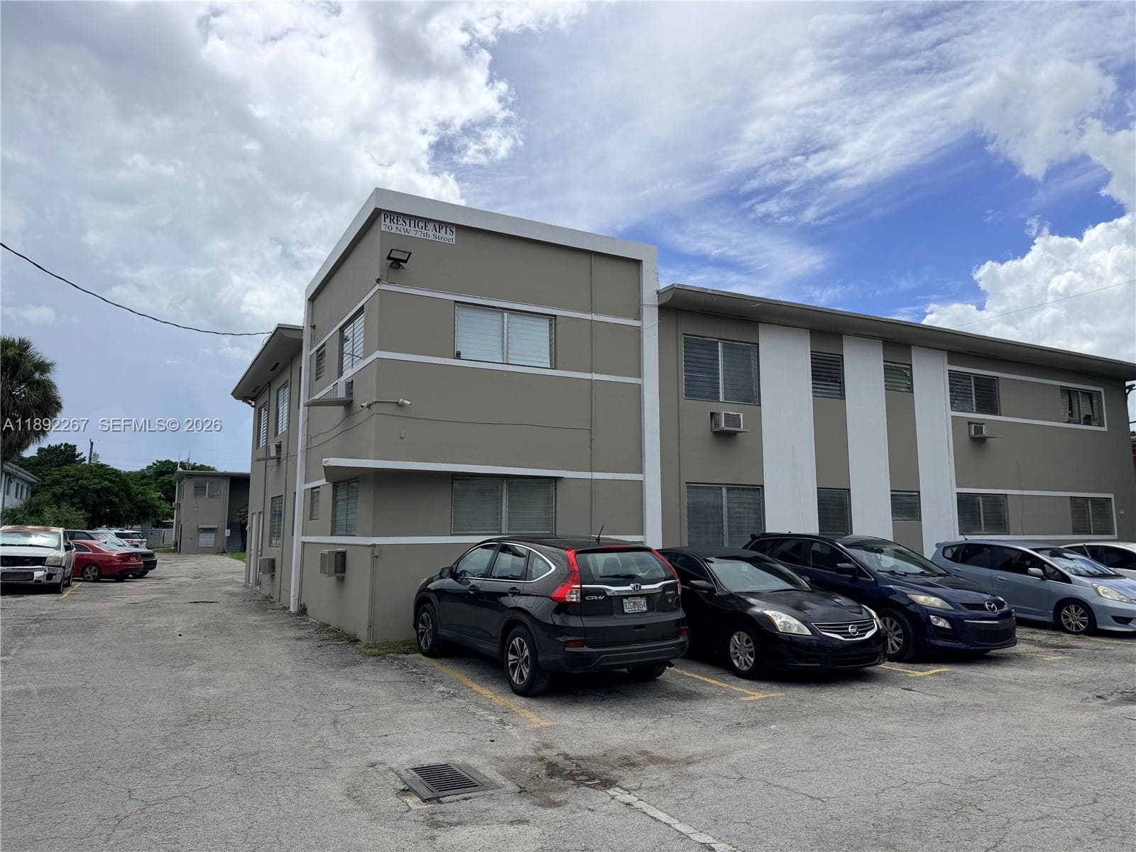 70 NW 77th St # 11, Miami FL 33150