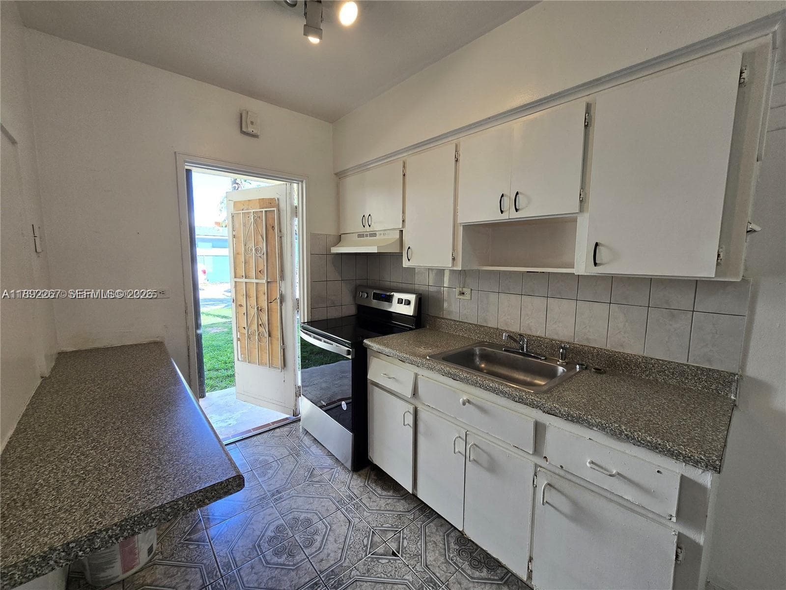 70 NW 77th St # 11, Miami FL 33150