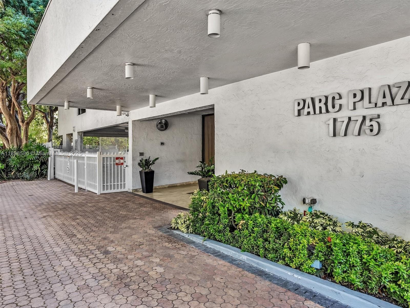 1775 Washington Ave # 8B, Miami Beach FL 33139
