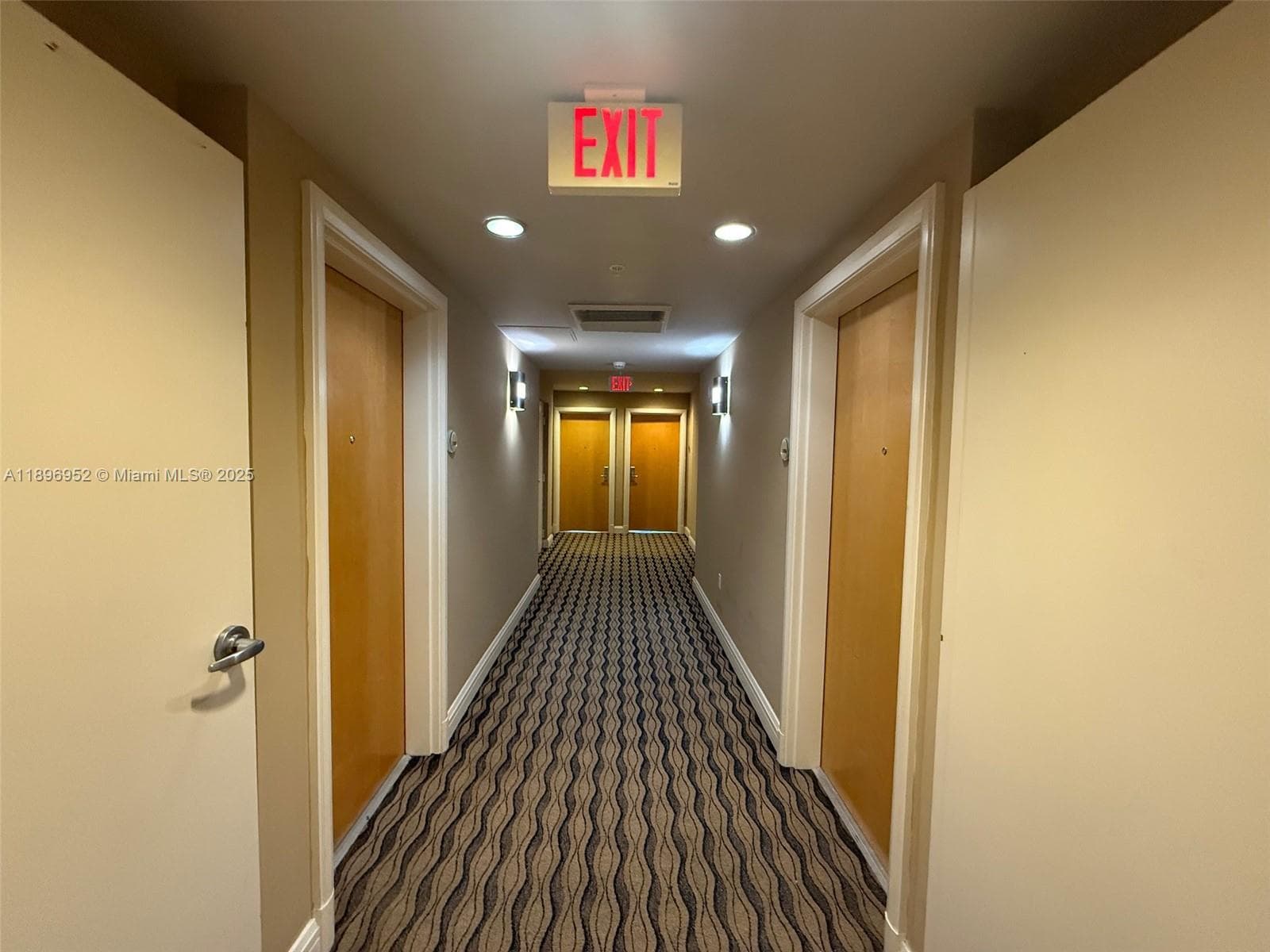 244 Biscayne Blvd # 3708, Miami FL 33132