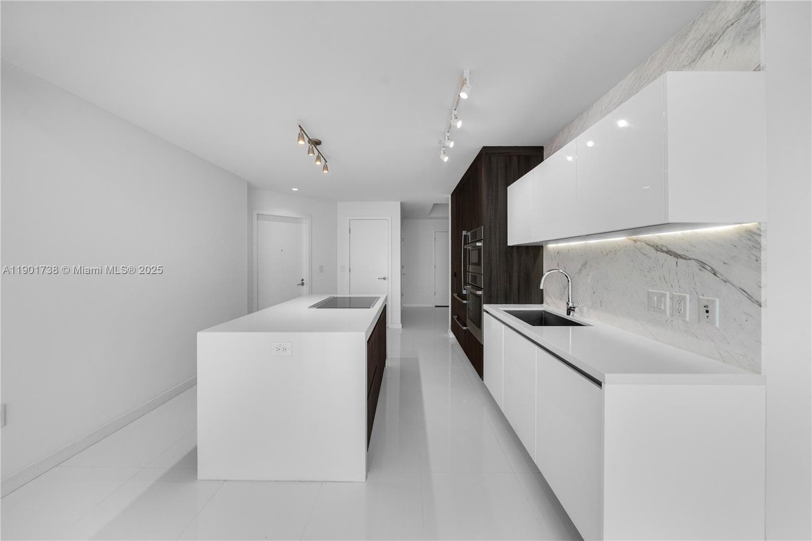 851 NE 1st AVE # 2106, Miami FL 33132