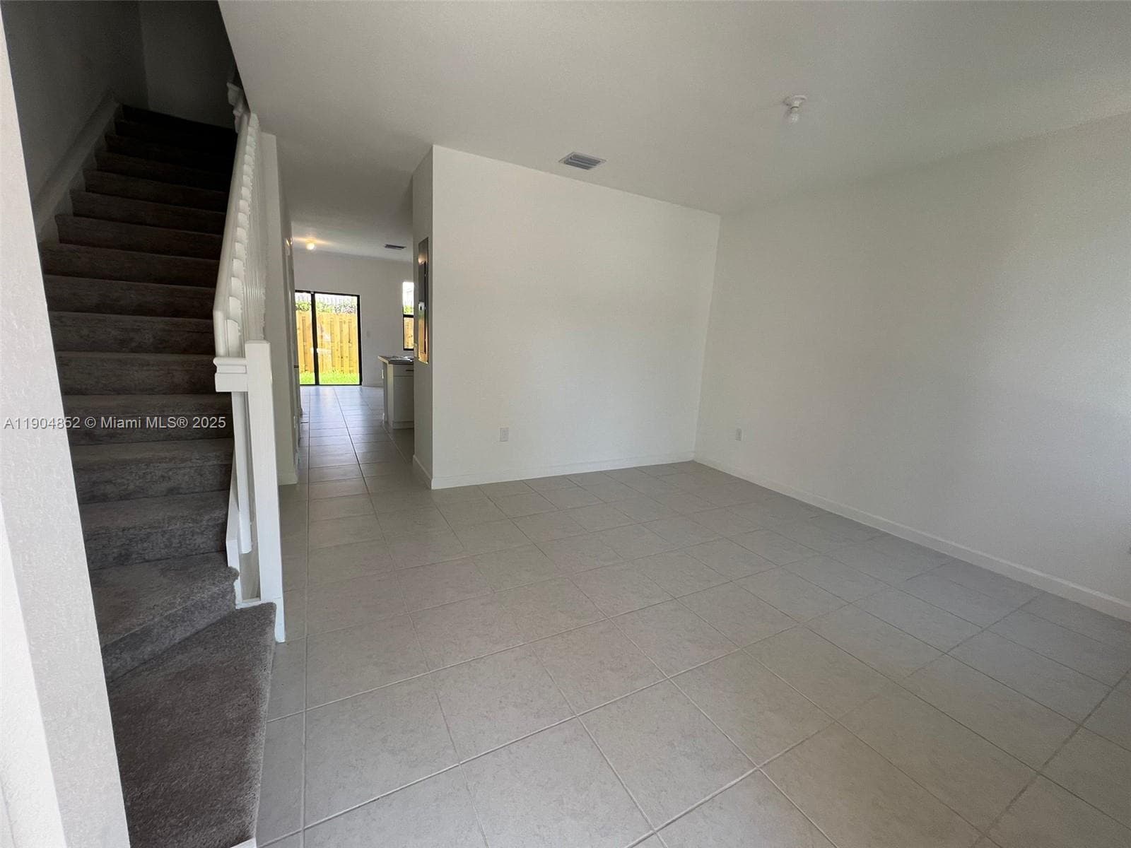 875 NE 211TH ST # 0, Miami FL 33179