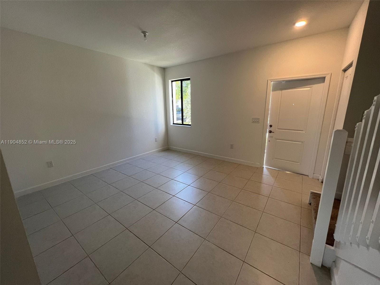 875 NE 211TH ST # 0, Miami FL 33179