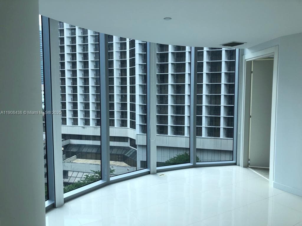 200 Biscayne Boulevard Way # 902, Miami FL 33131