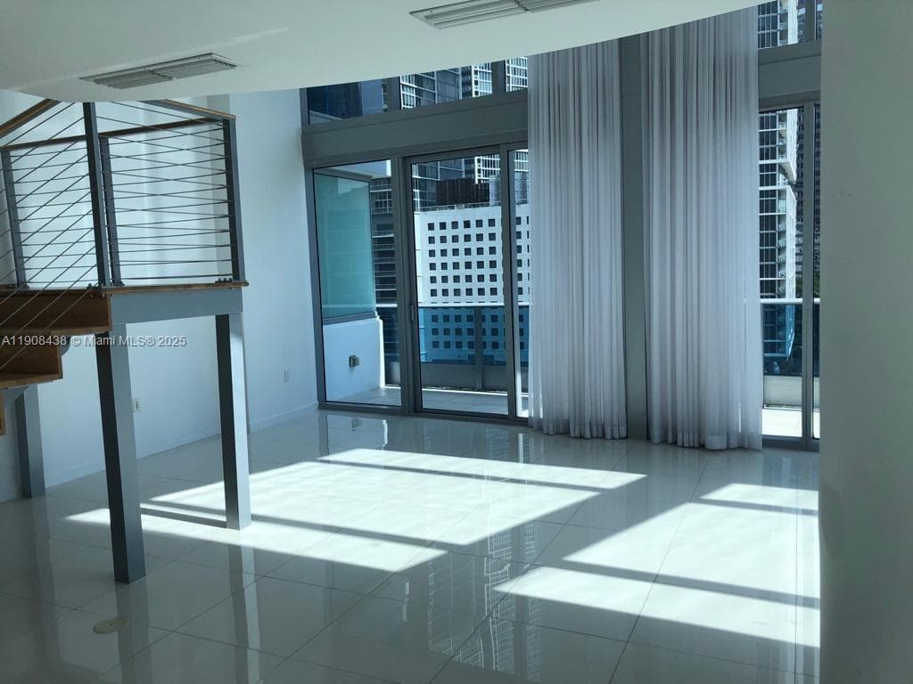 200 Biscayne Boulevard Way # 902, Miami FL 33131