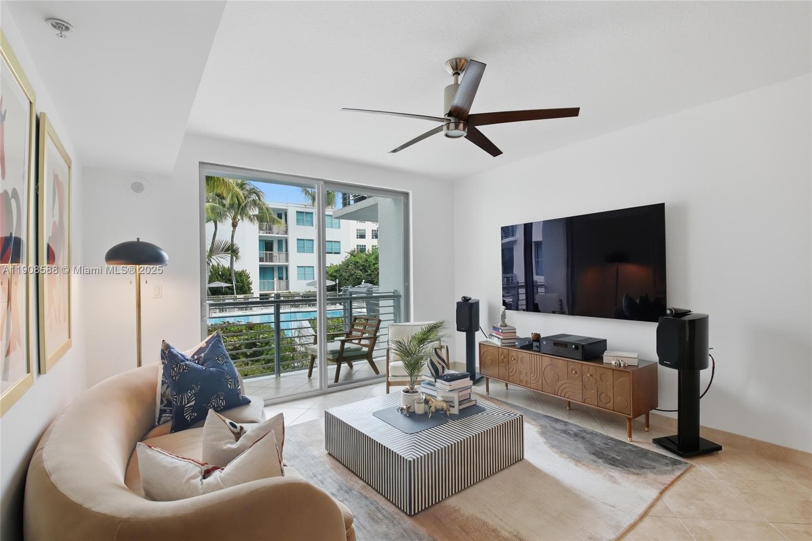 110 Washington Ave # 2420, Miami Beach FL 33139