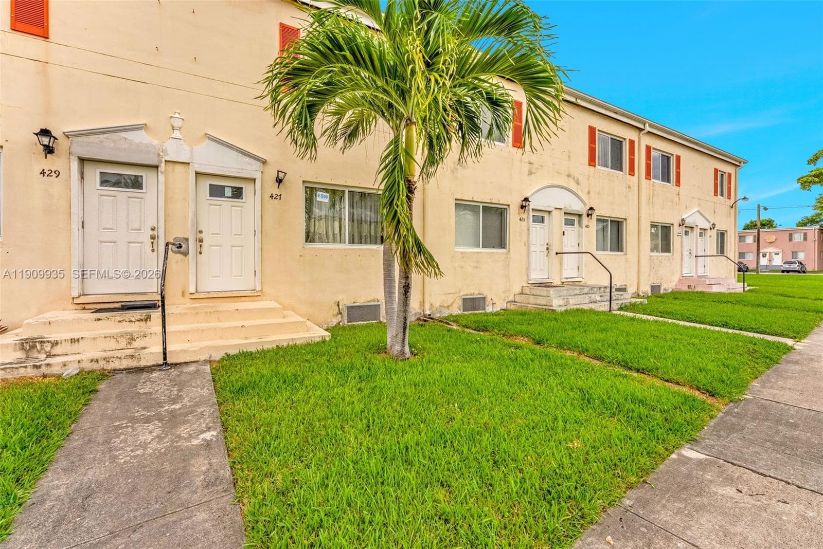 427 NW 84th Ter # 427, Miami FL 33150