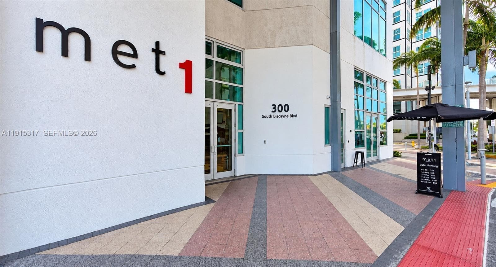 300 S Biscayne Blvd # 2407, Miami FL 33131