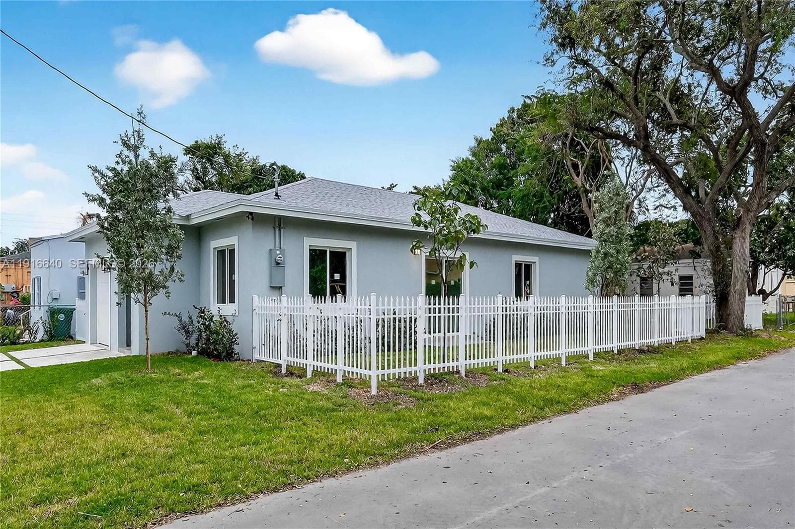 1346 NW 44th St, Miami FL 33142
