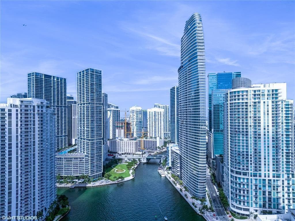300 Biscayne Blvd Way # 2508, Miami FL 33131