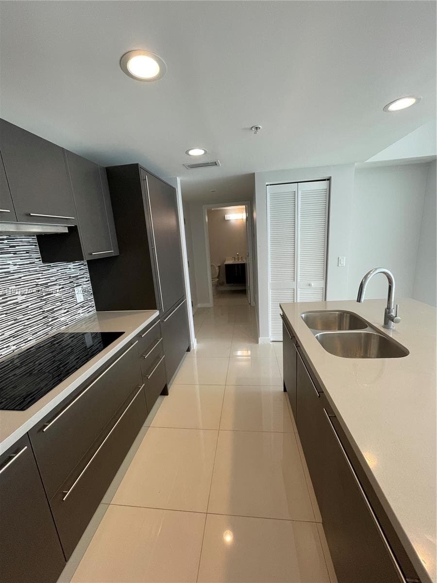 7875 NW 107th Ave # 514, Doral FL 33178