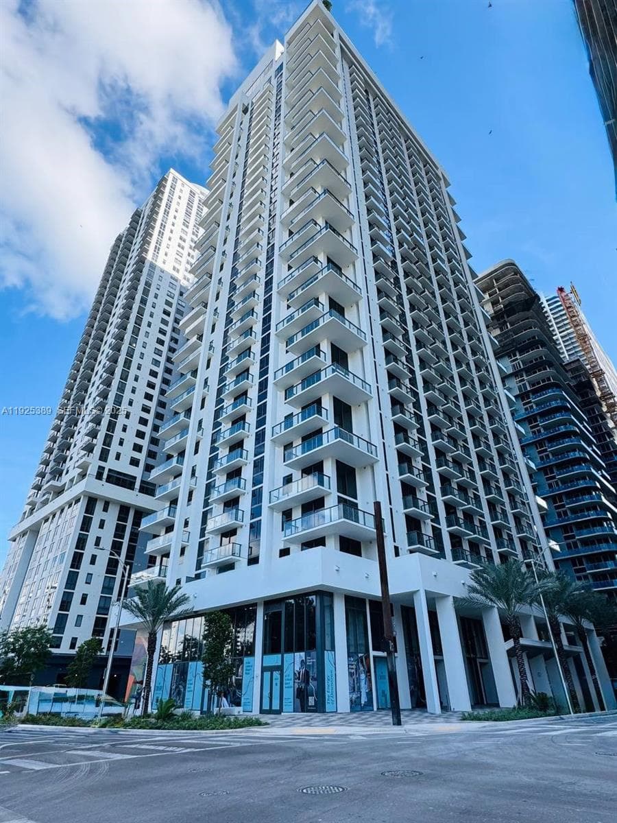 11 NE 6th # 2813, Miami FL 33132