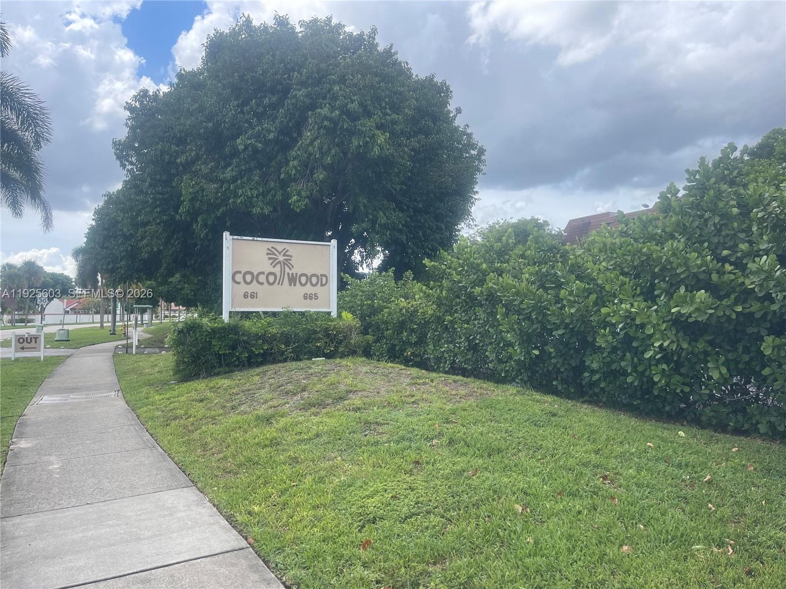 661 NE 195th St # 309, Miami FL 33179
