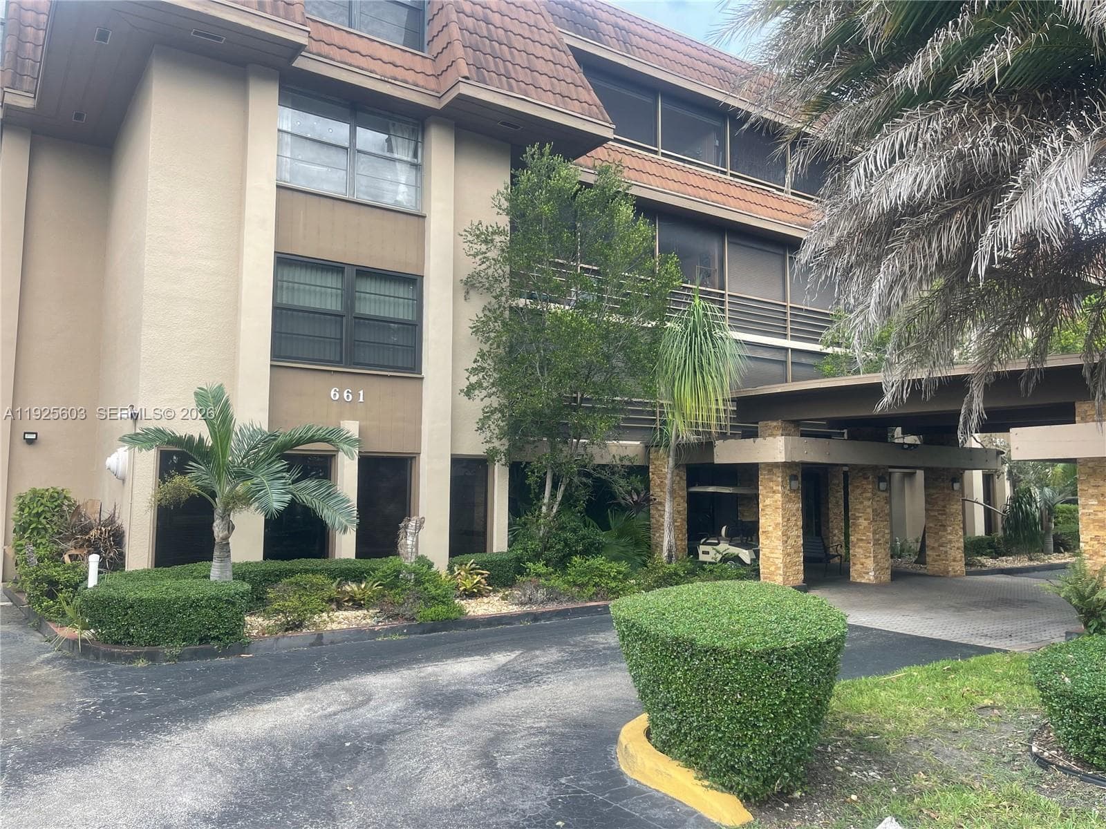 661 NE 195th St # 309, Miami FL 33179