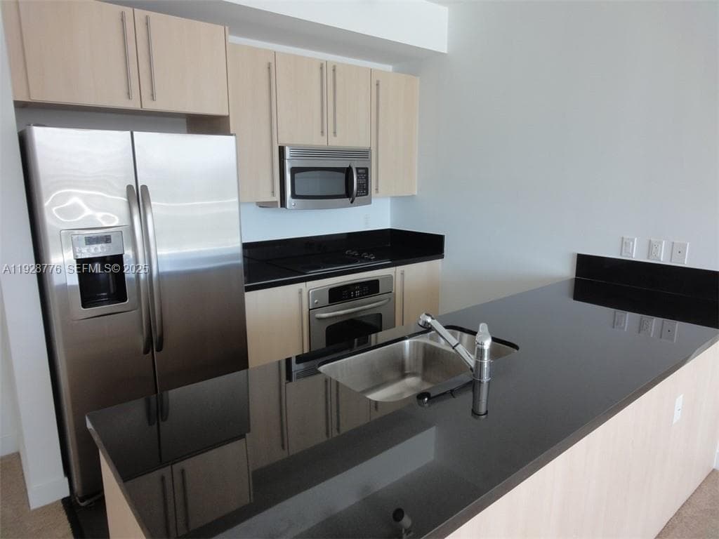 79 SW 12th St # 1203S, Miami FL 33130