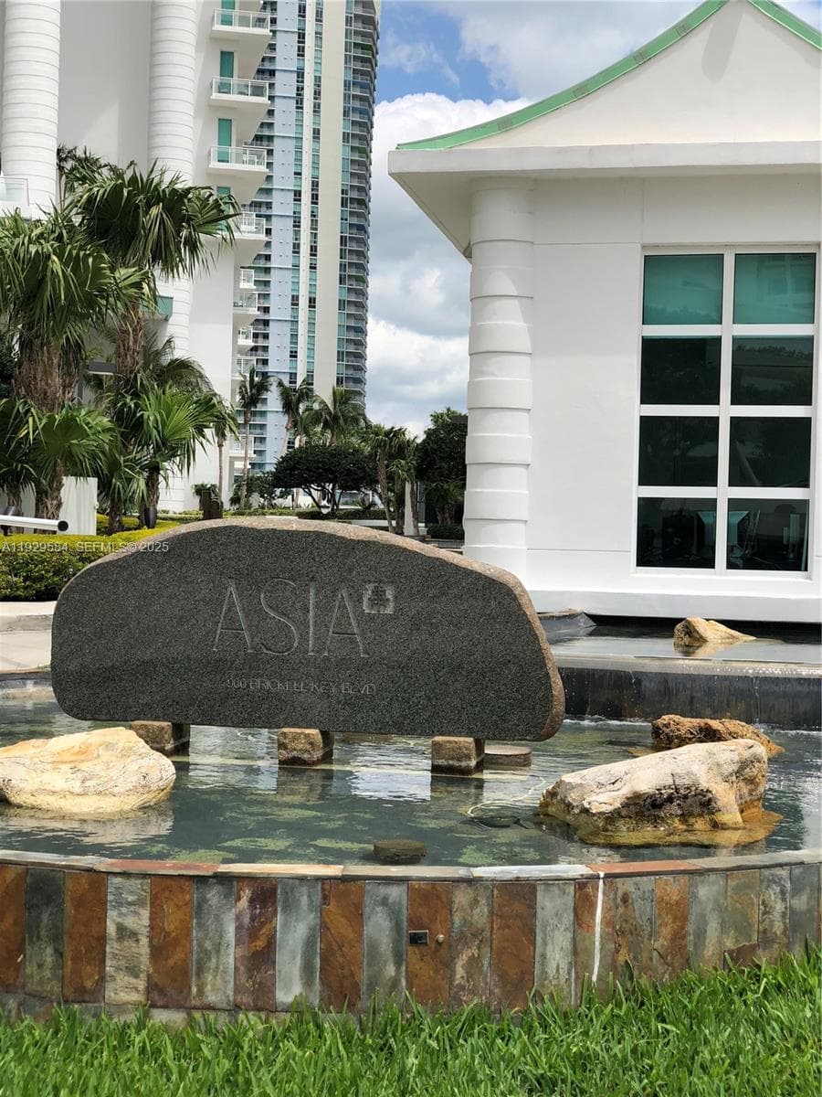 900 Brickell Key Blvd # 1602, Miami FL 33131