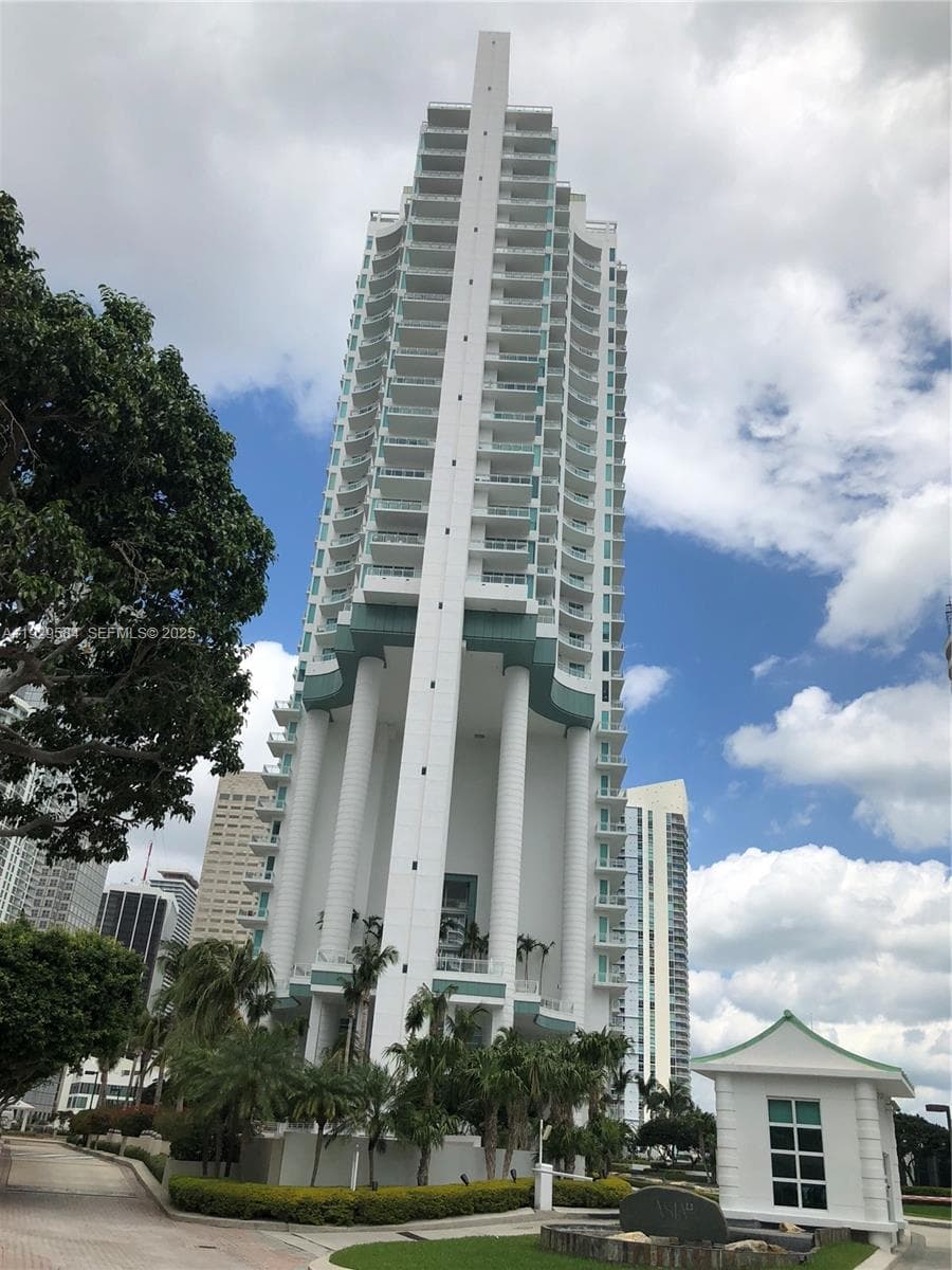 900 Brickell Key Blvd # 1602, Miami FL 33131