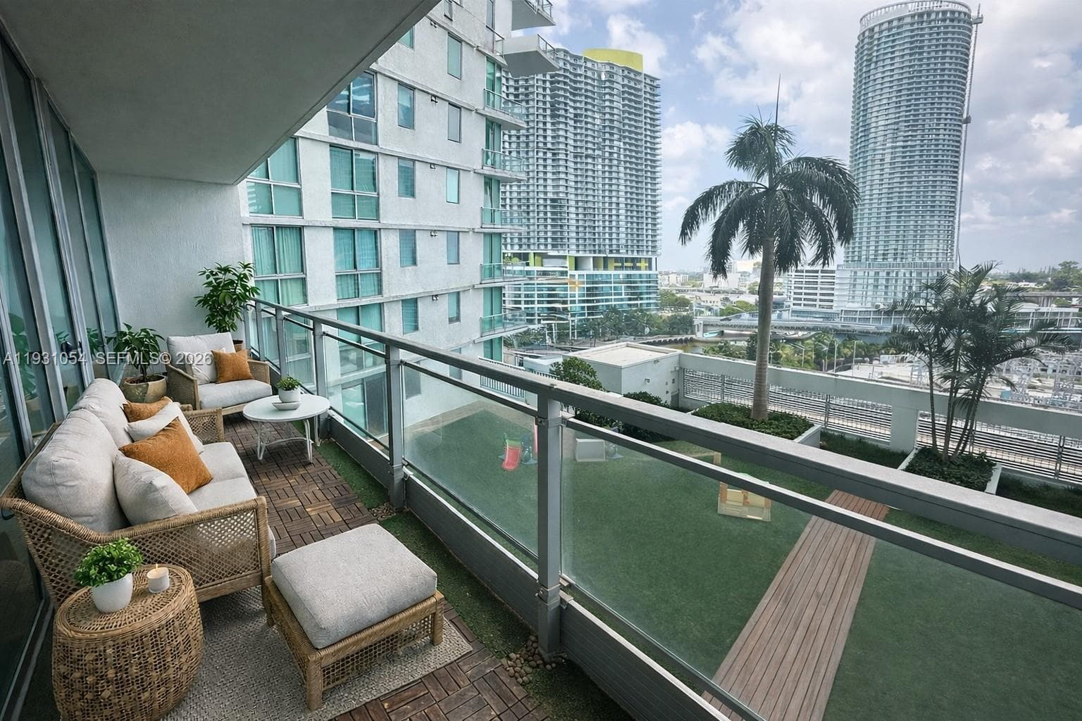 92 SW 3rd St # 1408, Miami FL 33130