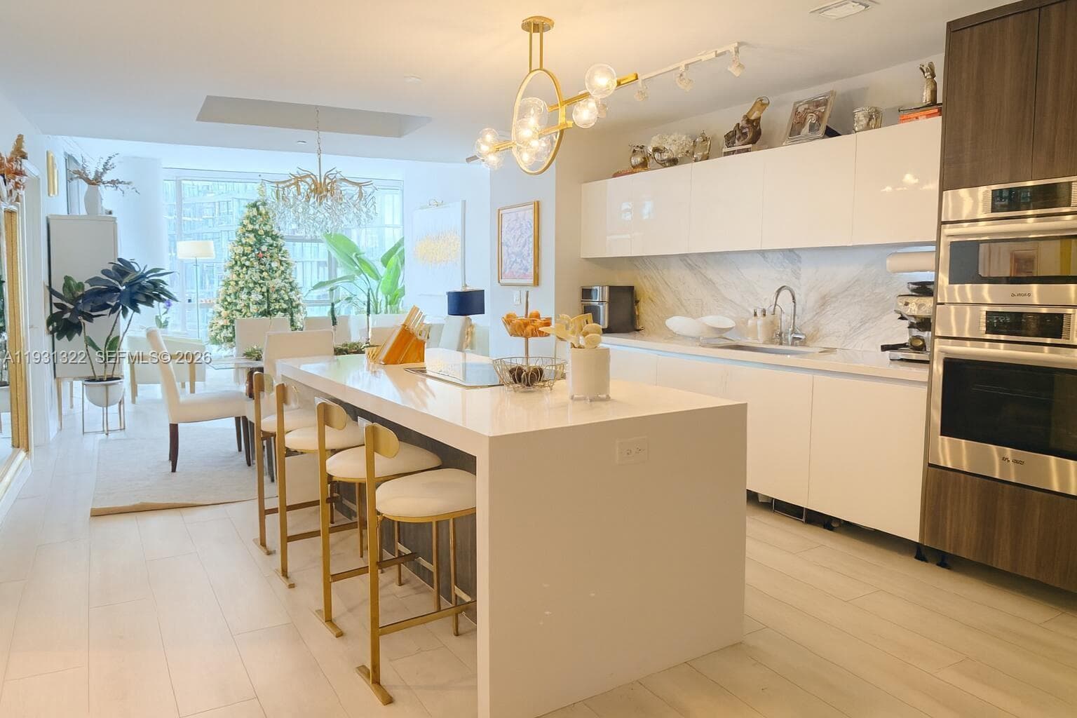 851 NE 1st Ave # 2212, Miami FL 33132