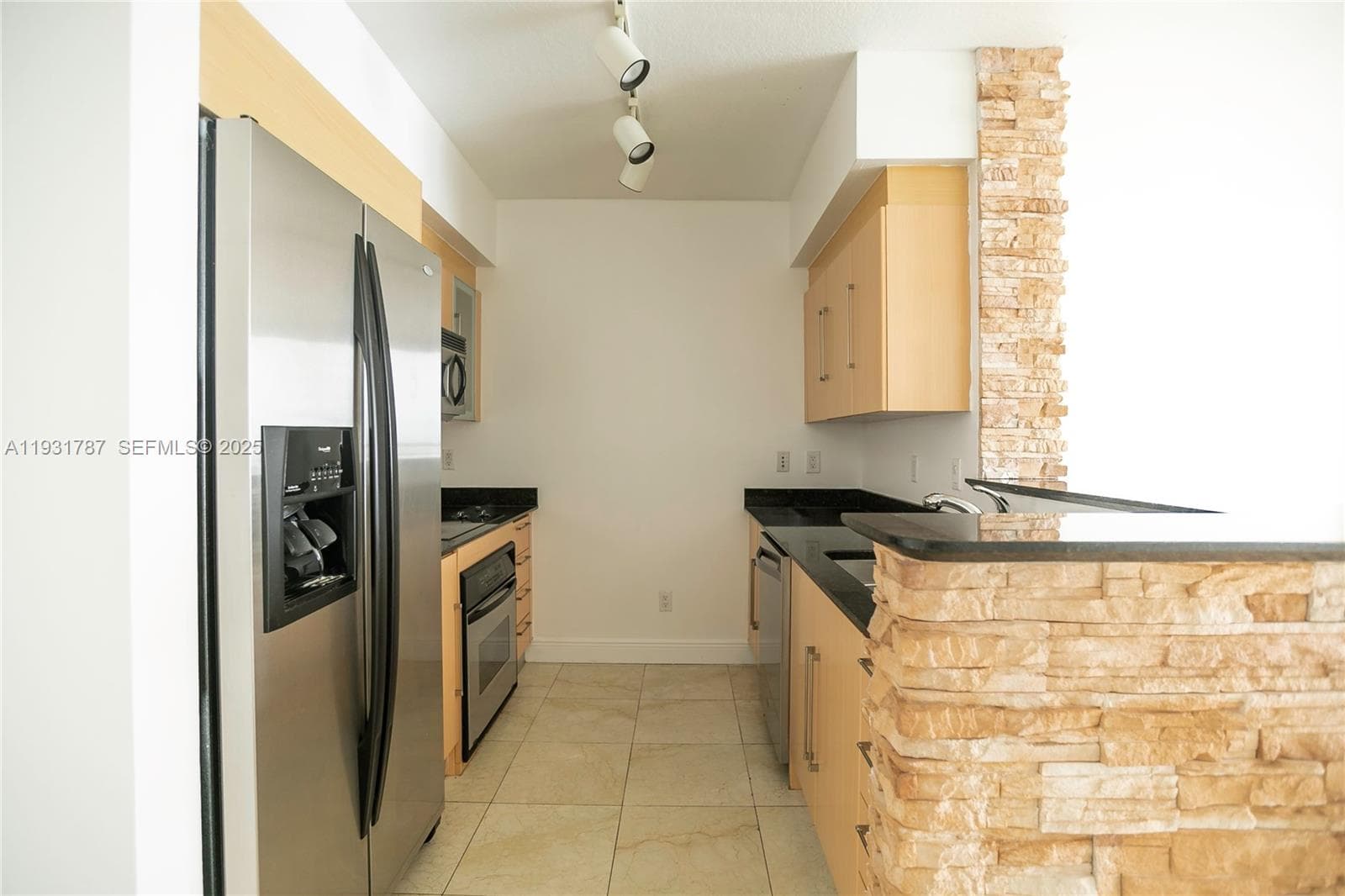 335 S Biscayne Blvd # 2710, Miami FL 33131