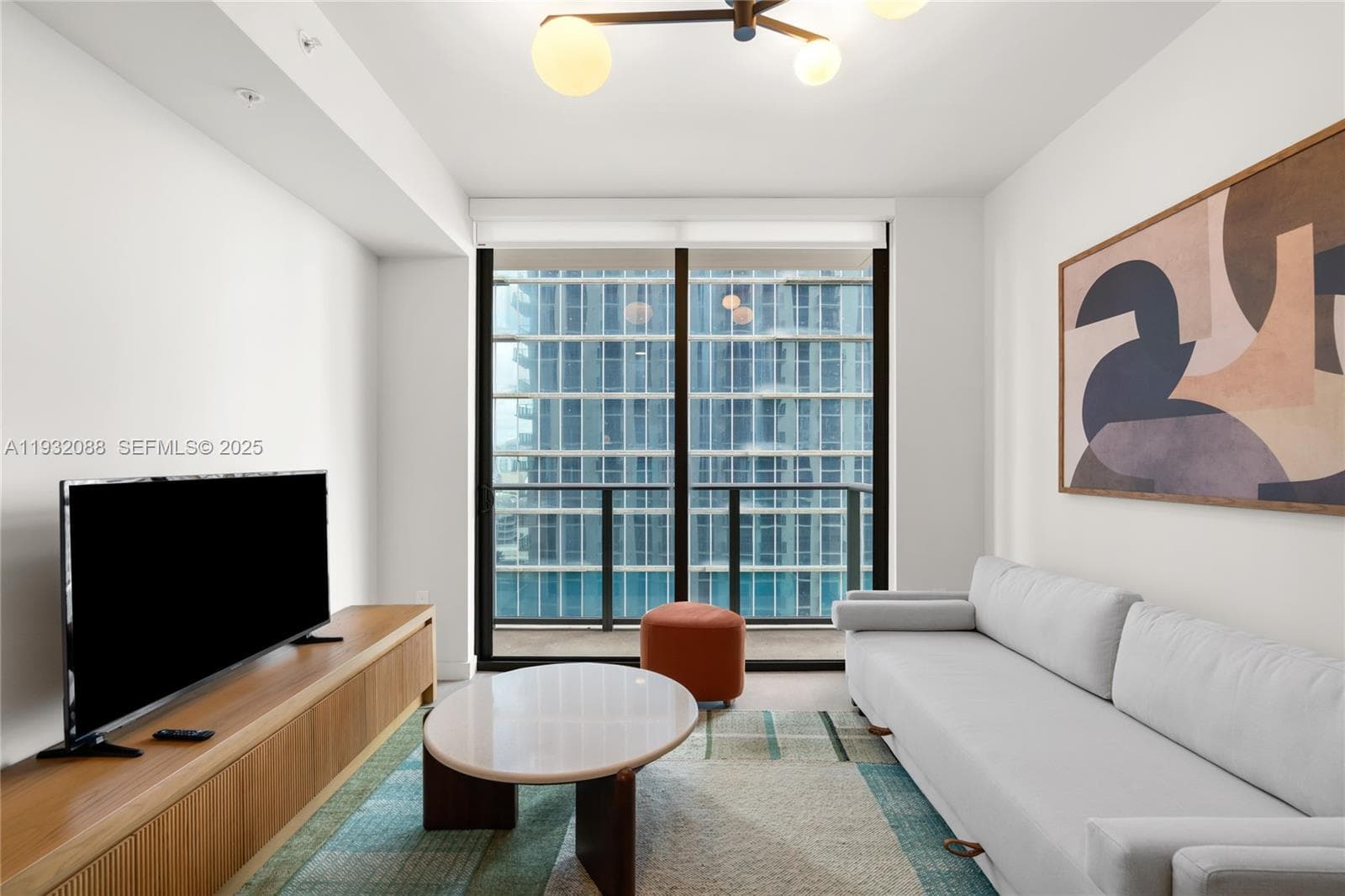 11 NE 6th St # 2005, Miami FL 33132