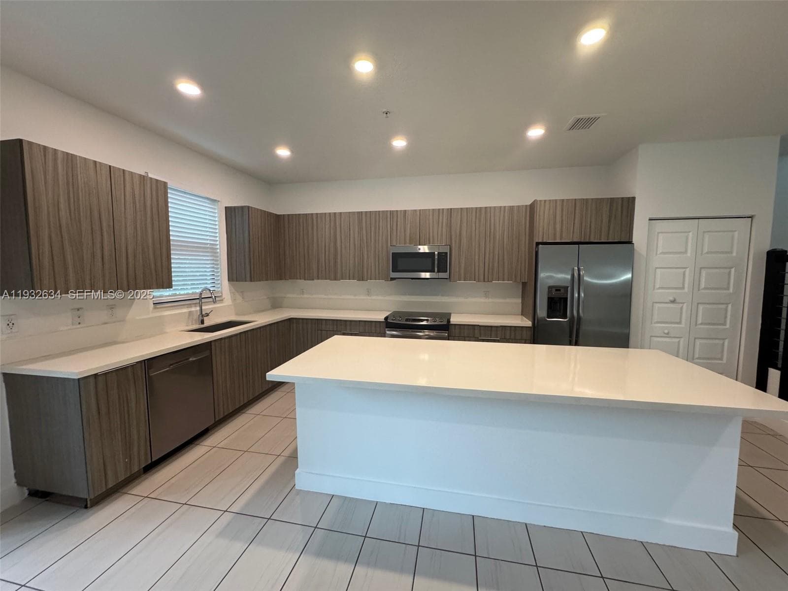 10461 NW 82nd St # 6, Doral FL 33178