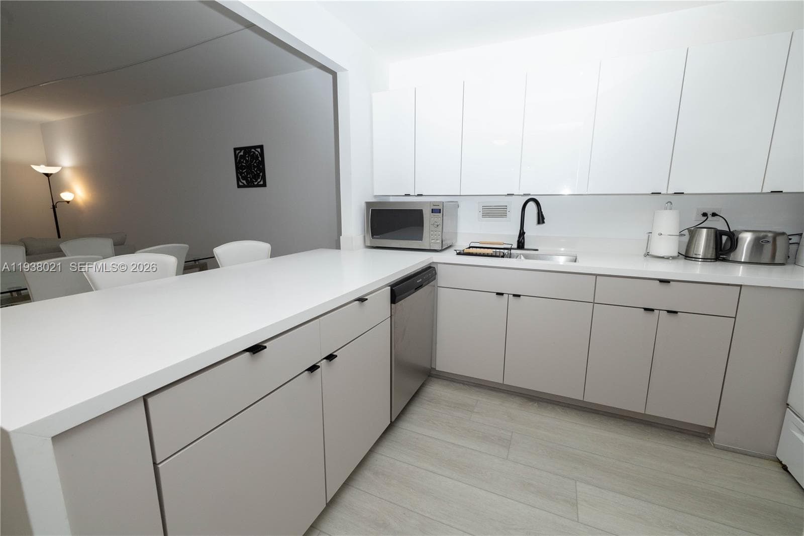 2301 Collins Ave # 423, Miami Beach FL 33139