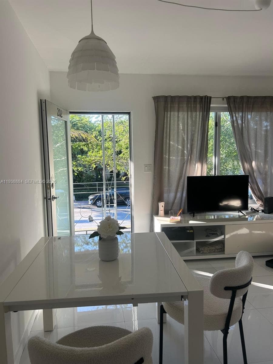 801 15th St # 202, Miami Beach FL 33139