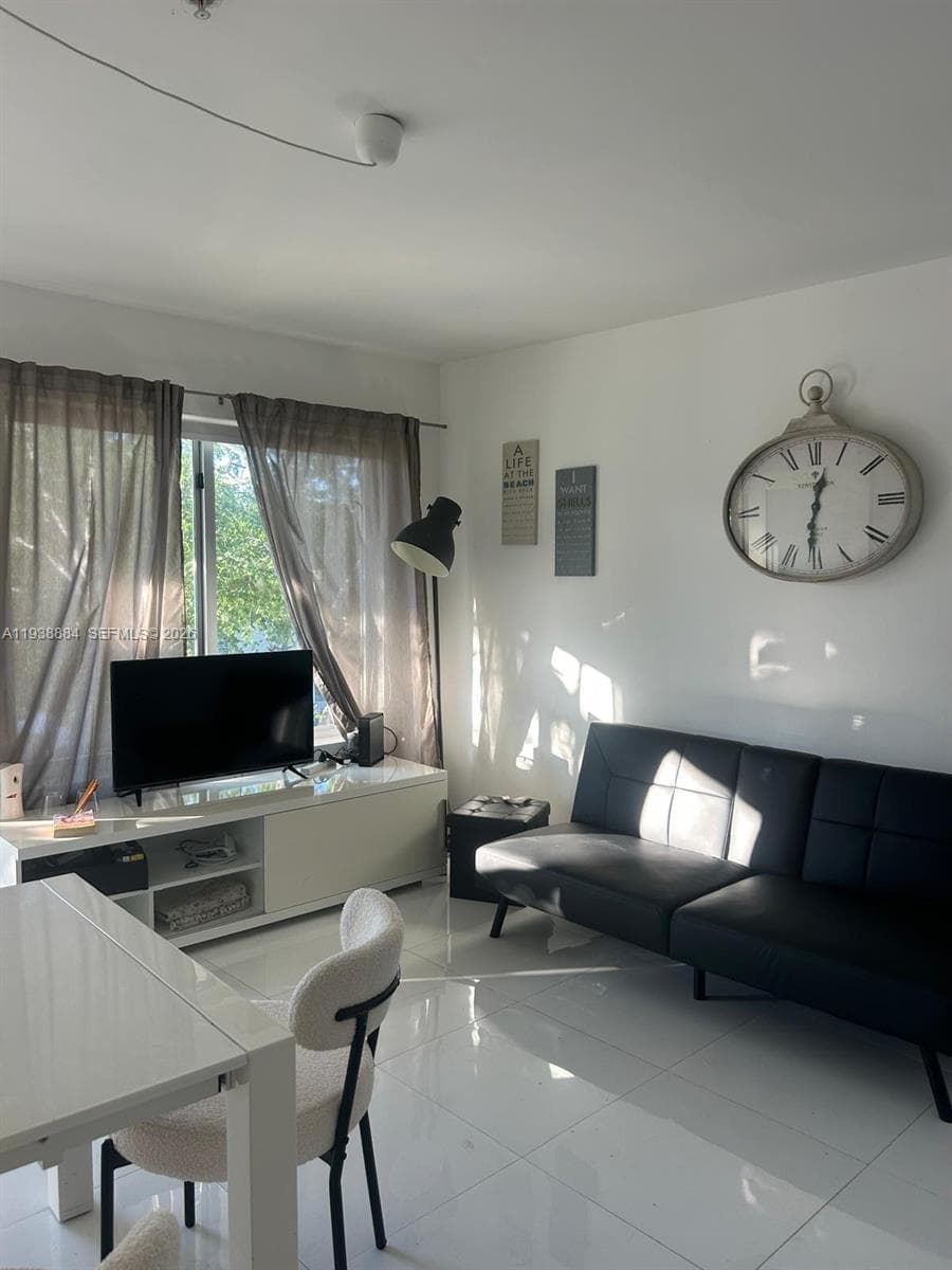 801 15th St # 202, Miami Beach FL 33139