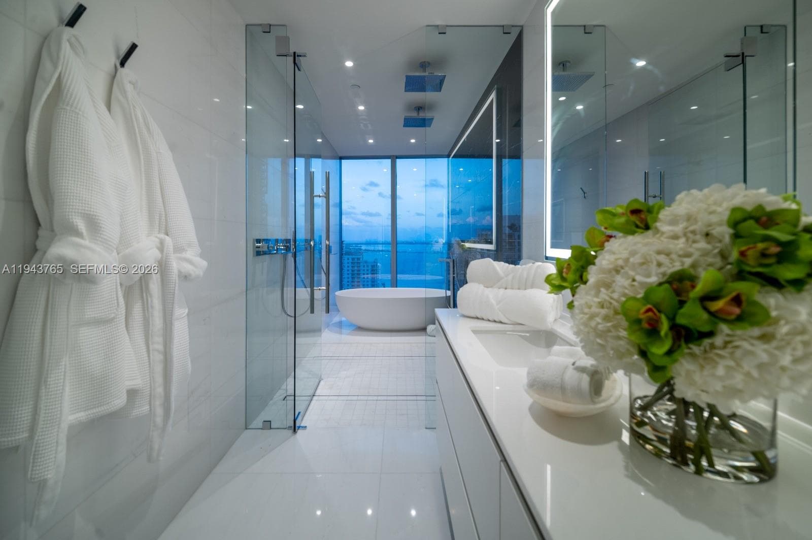 300 Biscayne Blvd Way # 3403, Miami FL 33131