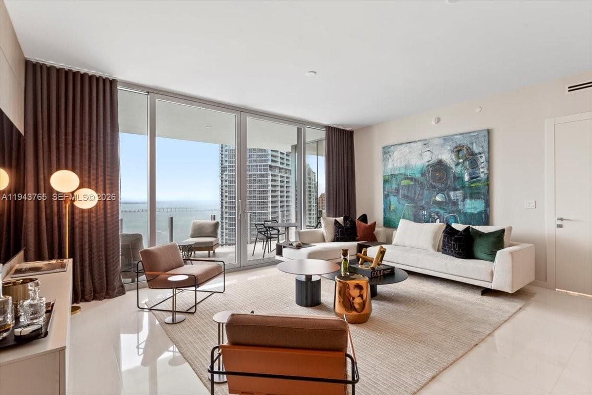 300 Biscayne Blvd Way # 3403, Miami FL 33131