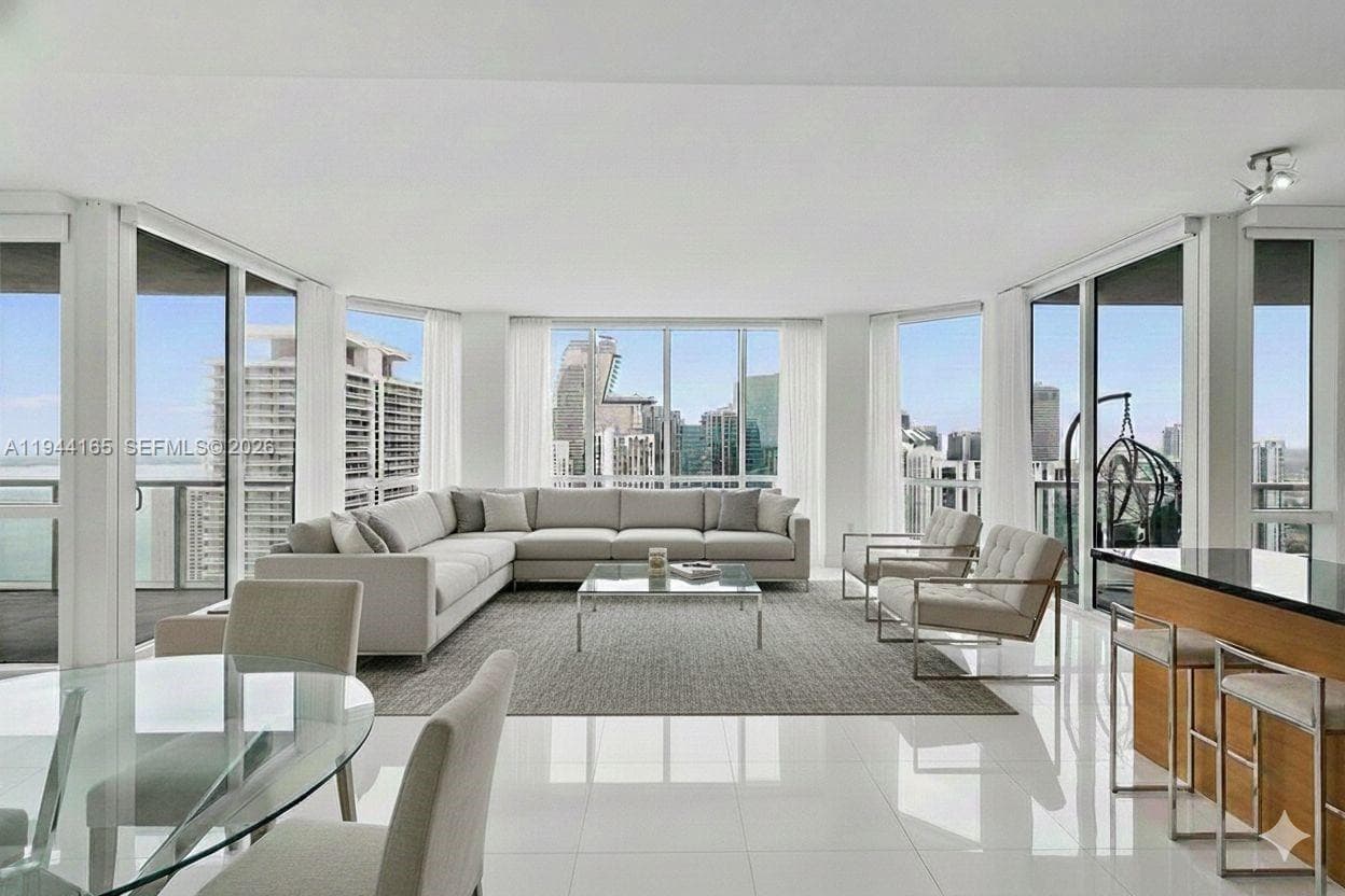 253 NE 2nd St # 4608, Miami FL 33132