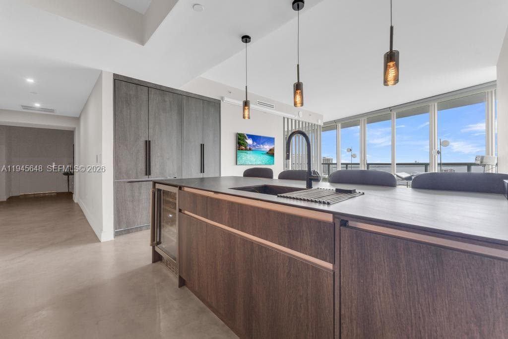 888 Biscayne Blvd # 2409, Miami FL 33132