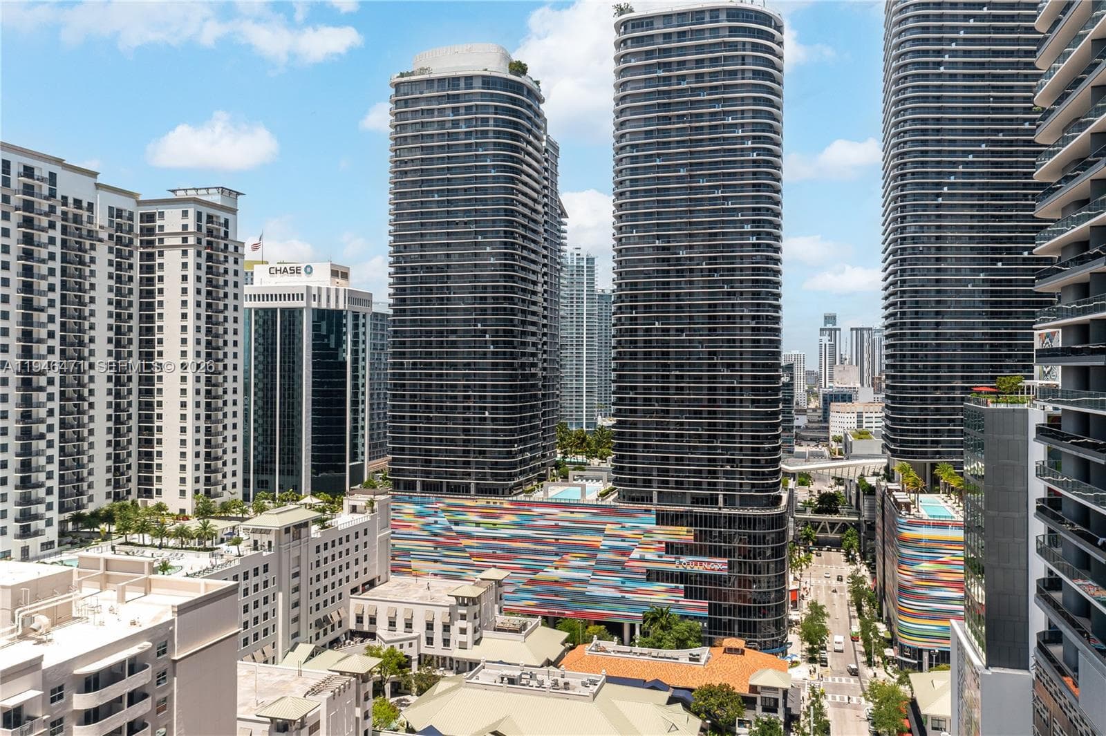 45 SW 9th St # 1205, Miami FL 33130