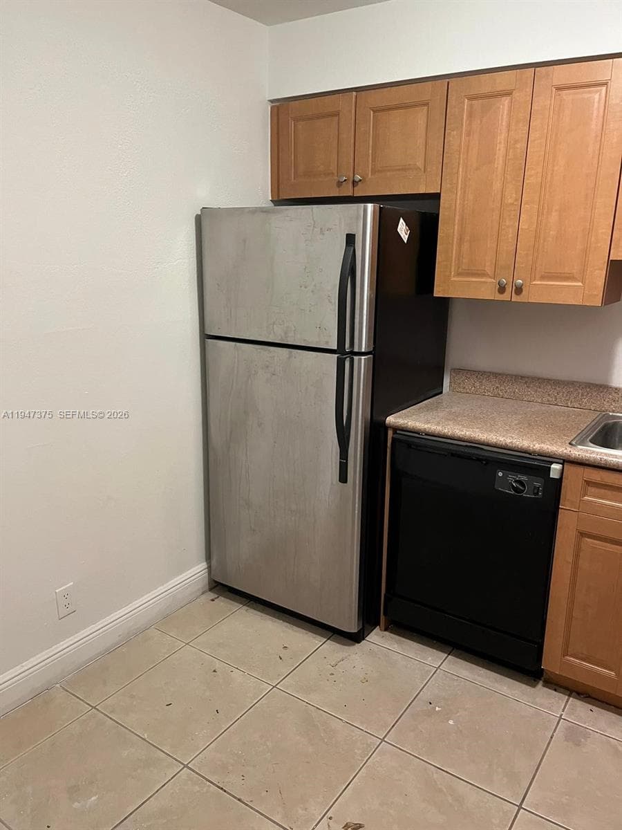 5221 Geneva Way # 302, Doral FL 33166
