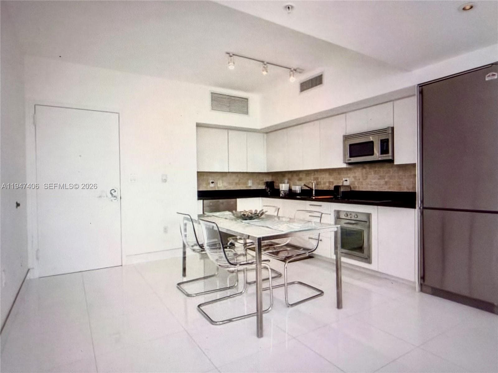 92 SW 3rd St # 4309, Miami FL 33130