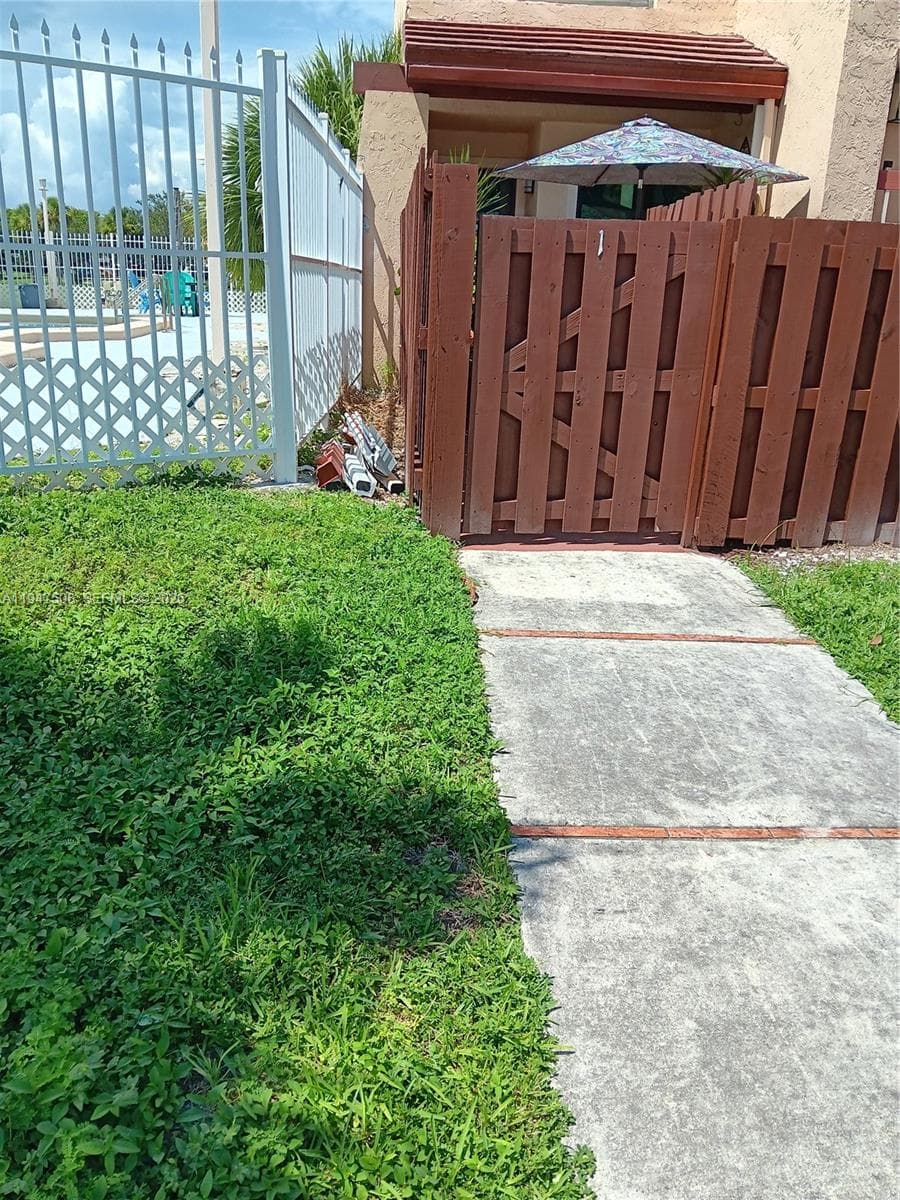 271 W Park Dr # 7, Miami FL 33172