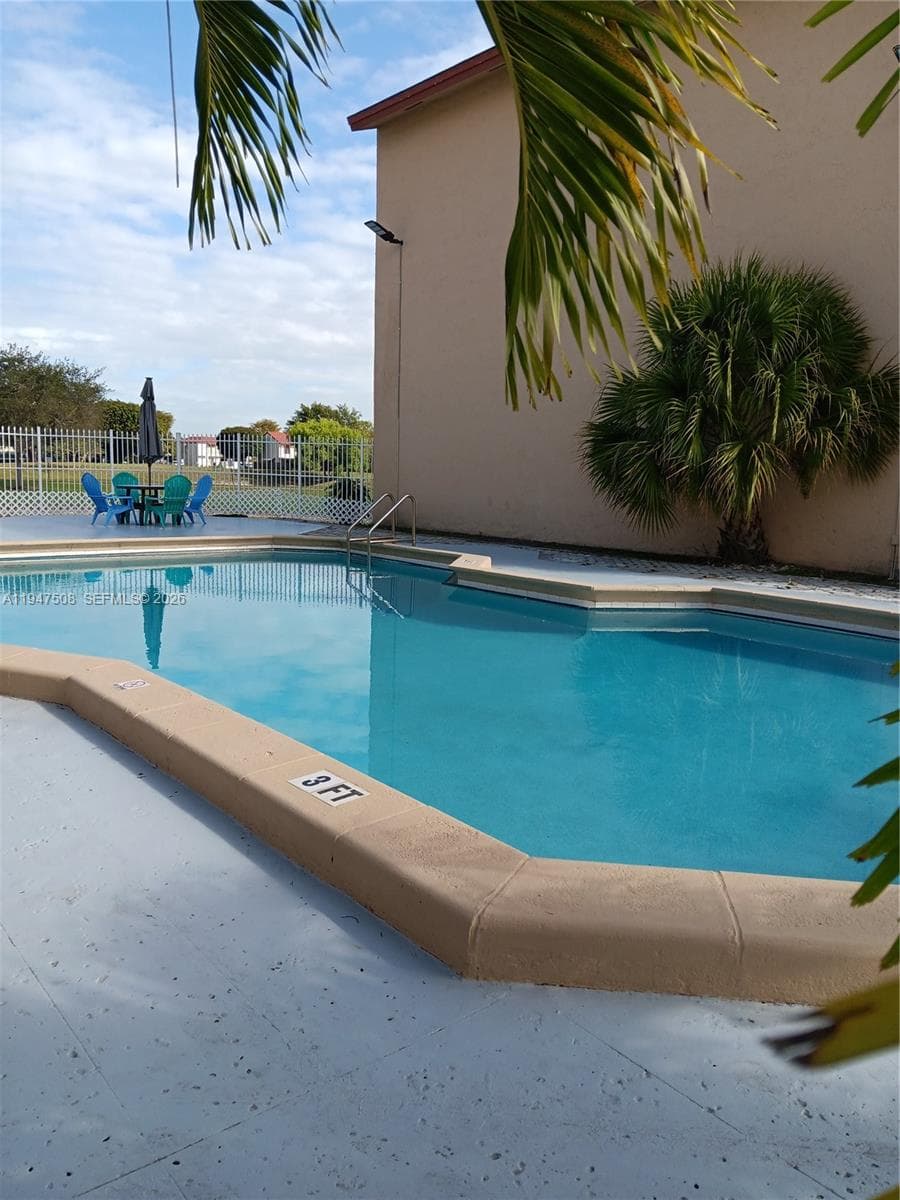 271 W Park Dr # 7, Miami FL 33172