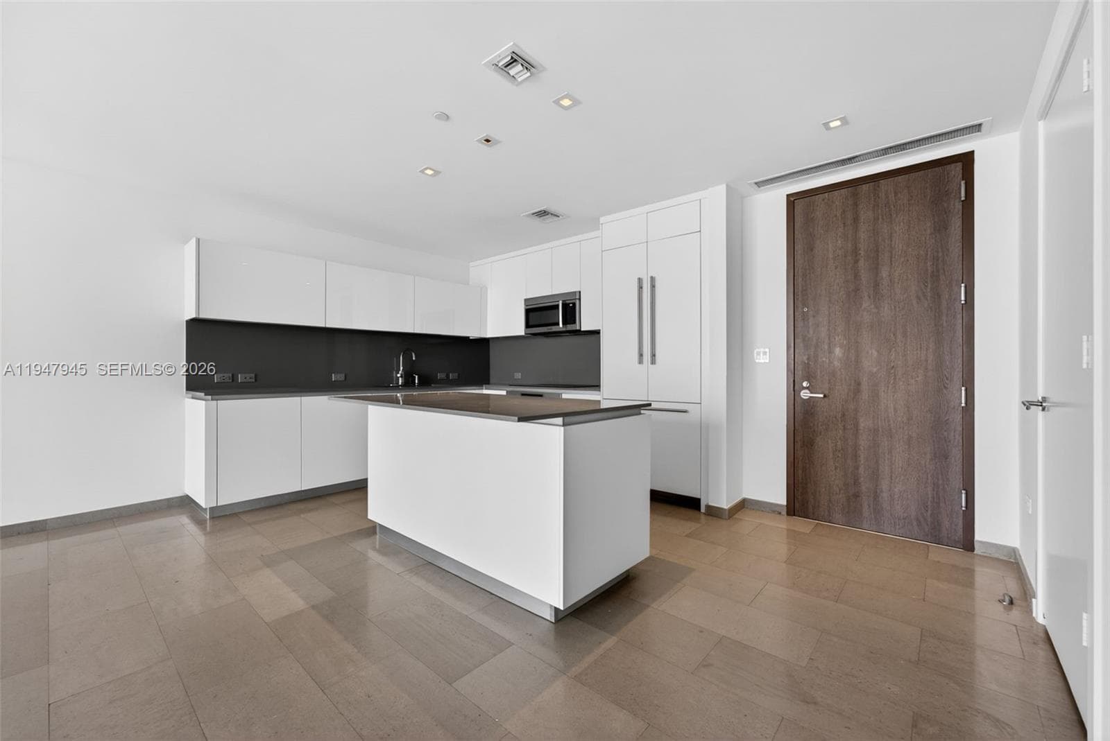 68 SE 6th St # 2110, Miami FL 33131