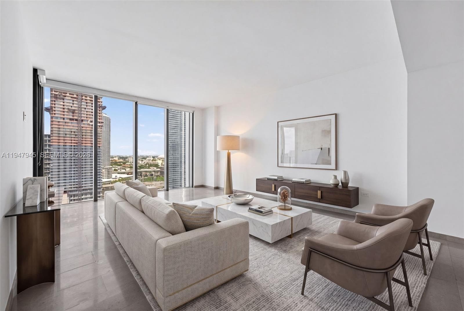 68 SE 6th St # 2110, Miami FL 33131