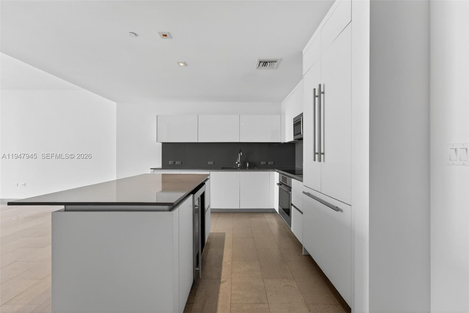 68 SE 6th St # 2110, Miami FL 33131