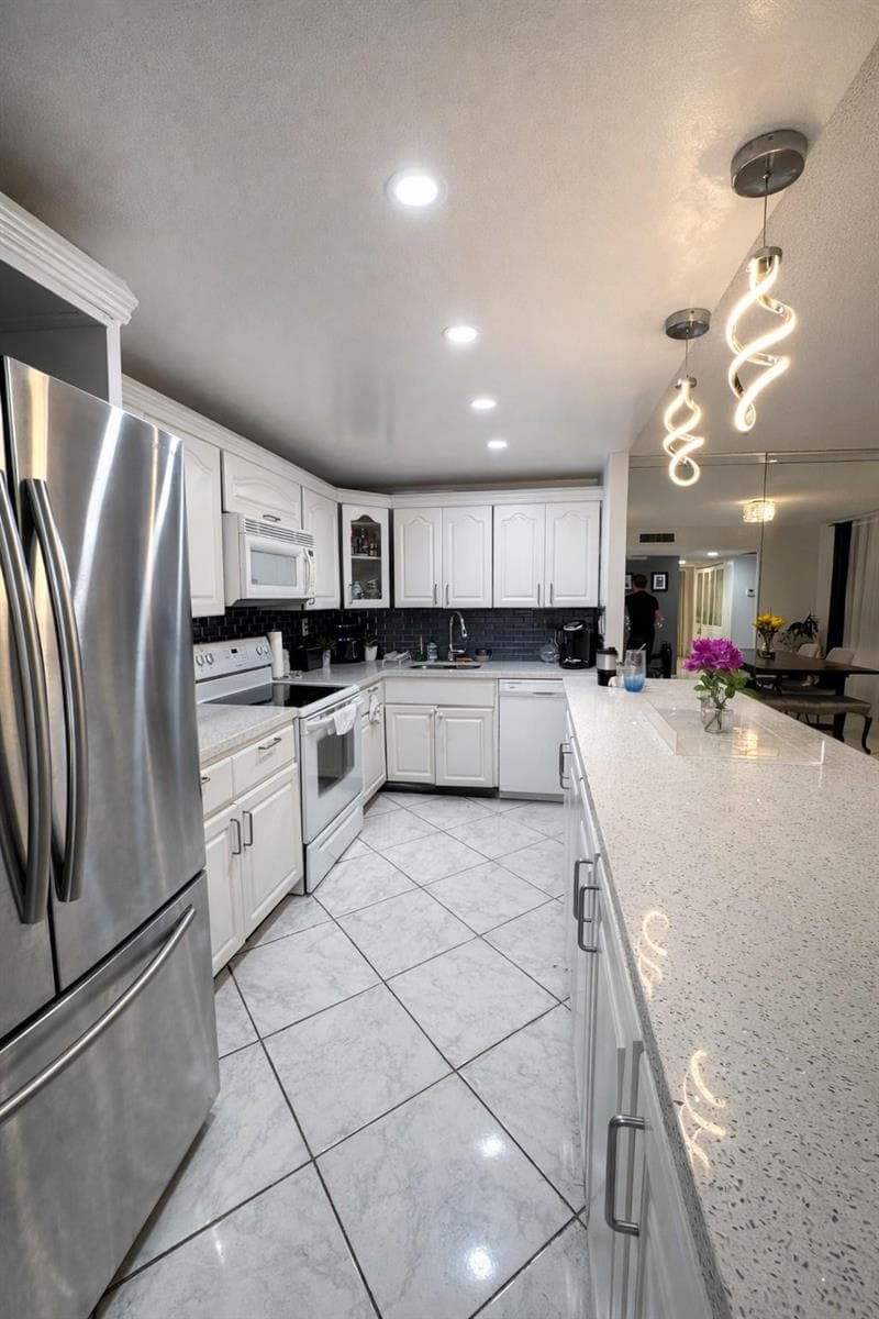 20441 NE 30th Avenue # 9, Miami FL 33180
