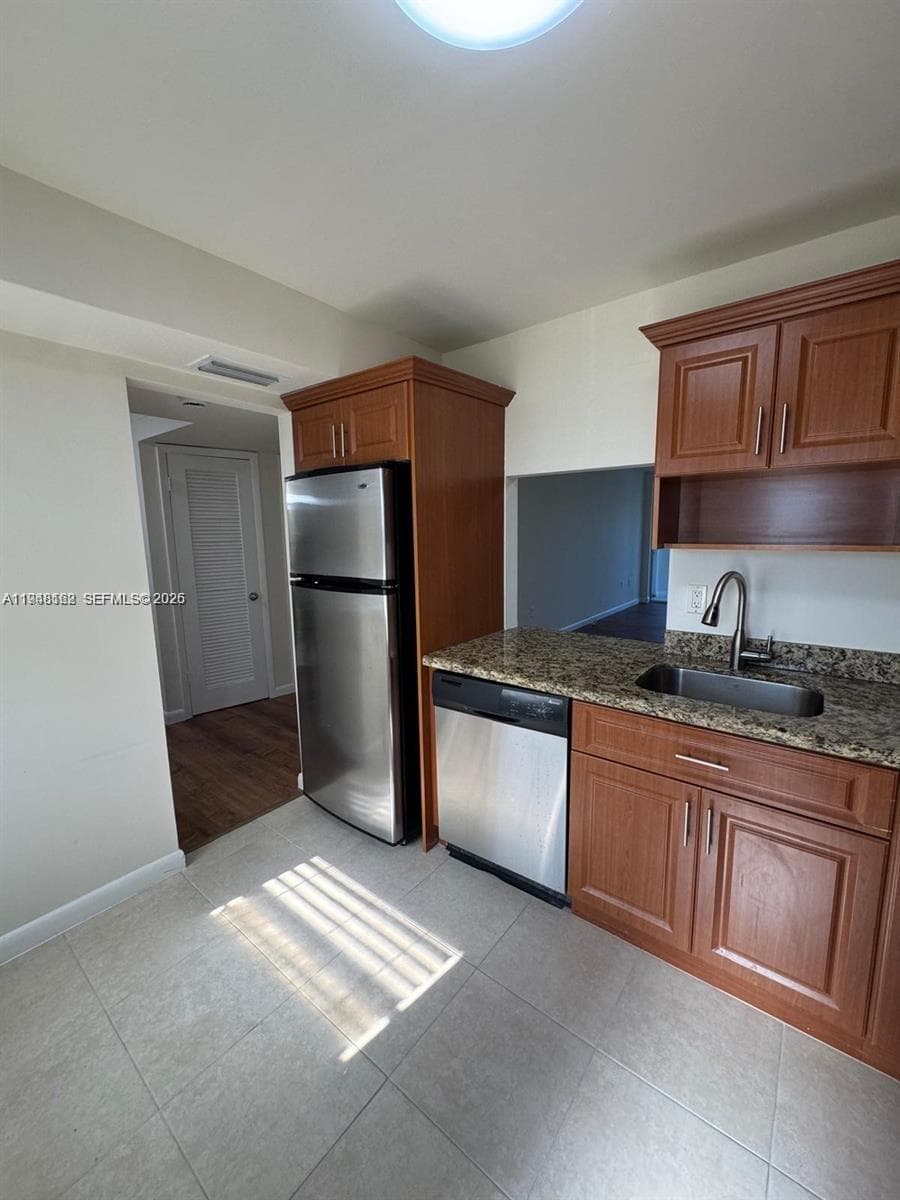 1201 NE 191st St # G313, Miami FL 33179