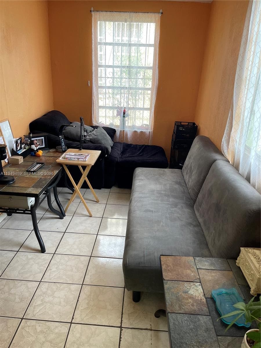 1120 NW 31st St, Miami FL 33127