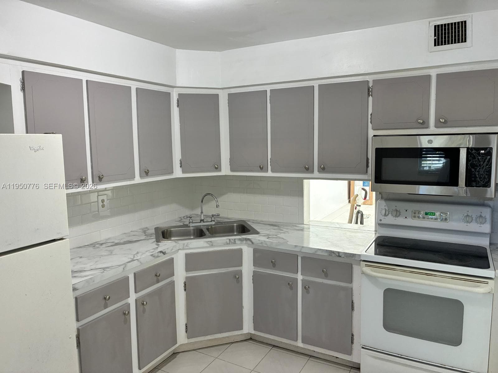 1450 NE 191st St # 205, Miami FL 33179