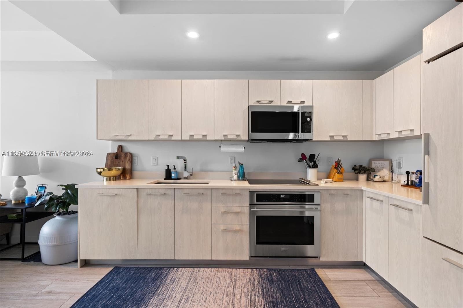 55 SW 9th St # 2305, Miami FL 33130